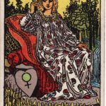 Императрица — карта Таро Райдера-Уэйта (Старший Аркан III): императрица на троне среди спелой пшеницы и леса